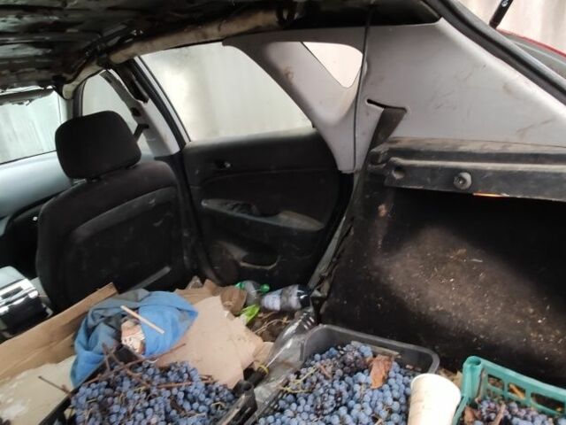 Сірий Хендай i30, об'ємом двигуна 1.4 л та пробігом 270 тис. км за 2900 $, фото 8 на Automoto.ua