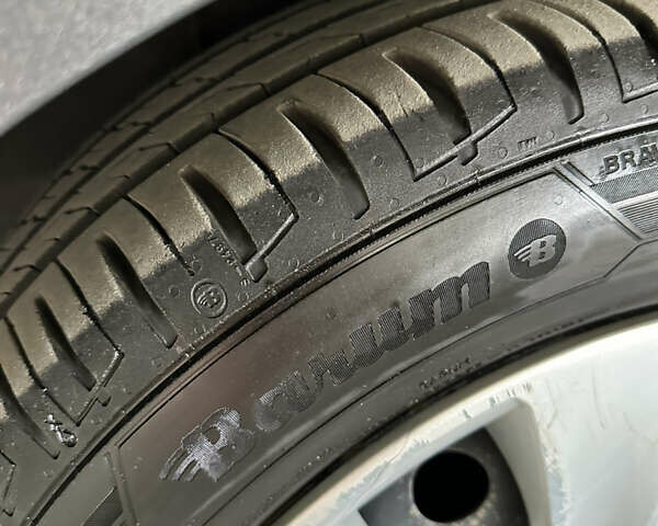 Сірий Хендай i30, об'ємом двигуна 1.4 л та пробігом 250 тис. км за 4800 $, фото 14 на Automoto.ua