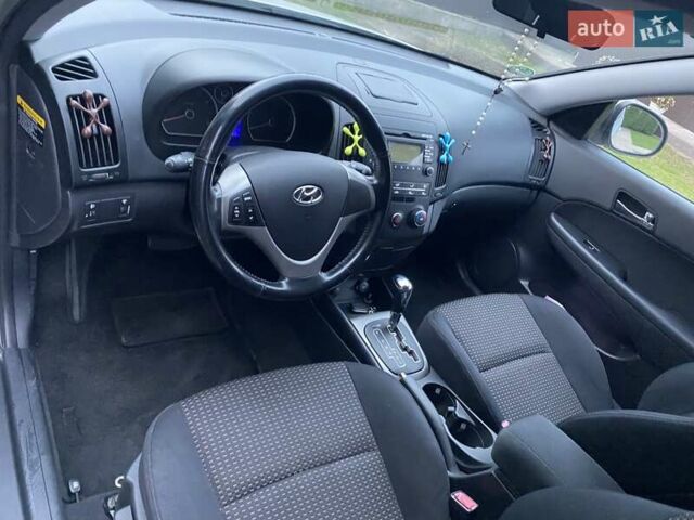 Сірий Хендай i30, об'ємом двигуна 1.6 л та пробігом 217 тис. км за 6950 $, фото 3 на Automoto.ua
