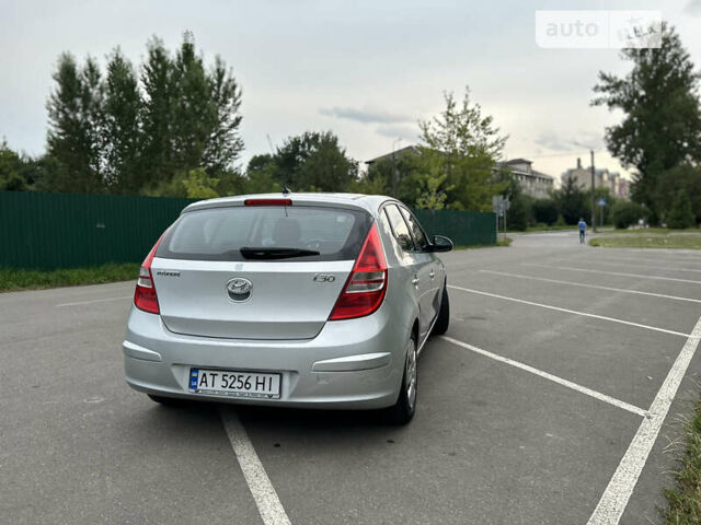 Сірий Хендай i30, об'ємом двигуна 1.59 л та пробігом 196 тис. км за 5400 $, фото 15 на Automoto.ua