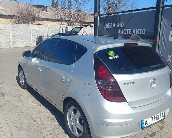 Сірий Хендай i30, об'ємом двигуна 1.6 л та пробігом 212 тис. км за 5000 $, фото 3 на Automoto.ua