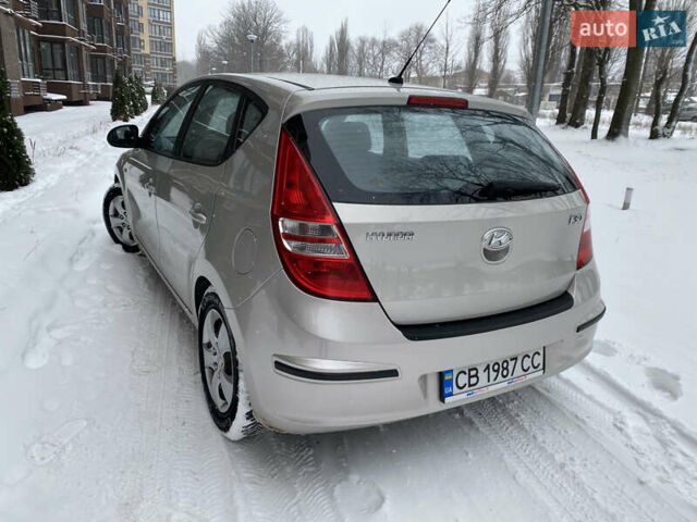 Сірий Хендай i30, об'ємом двигуна 1.4 л та пробігом 190 тис. км за 6300 $, фото 3 на Automoto.ua
