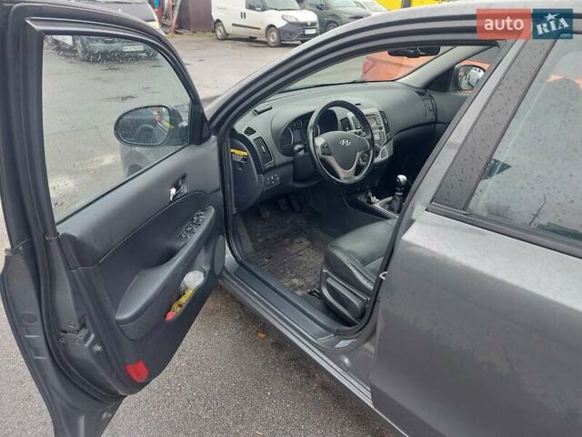 Серый Хендай i30, объемом двигателя 1.59 л и пробегом 185 тыс. км за 5900 $, фото 15 на Automoto.ua