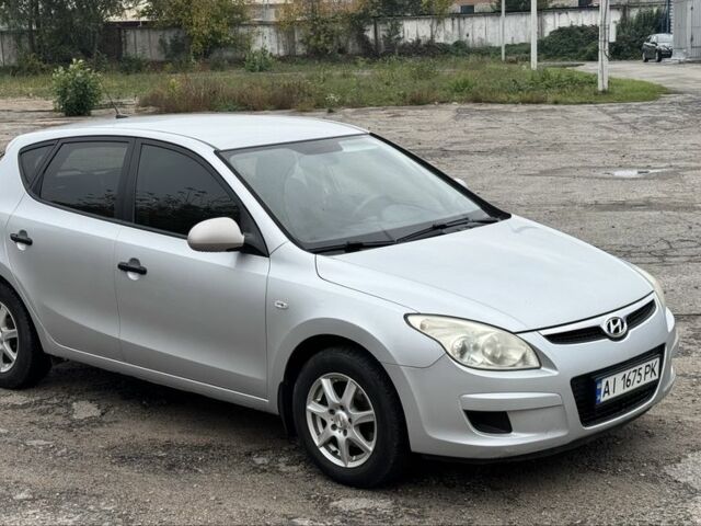Сірий Хендай i30, об'ємом двигуна 1.4 л та пробігом 265 тис. км за 4500 $, фото 6 на Automoto.ua