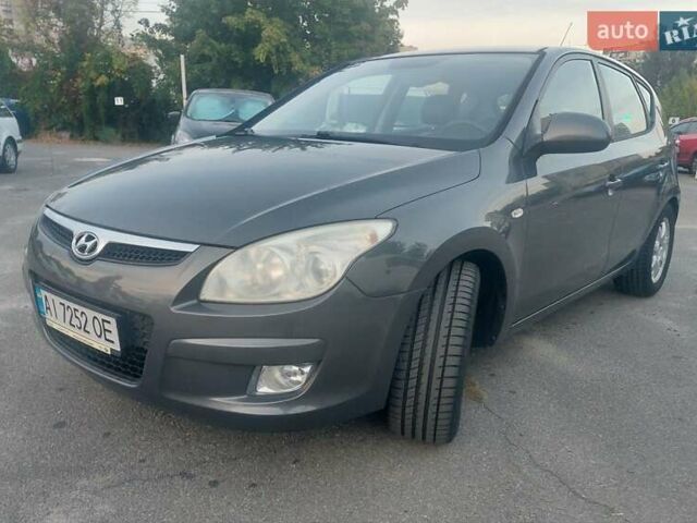 Серый Хендай i30, объемом двигателя 1.59 л и пробегом 185 тыс. км за 5900 $, фото 1 на Automoto.ua