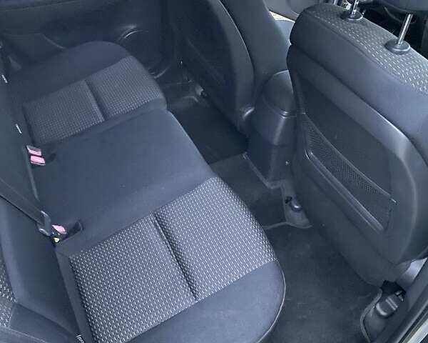 Сірий Хендай i30, об'ємом двигуна 1.6 л та пробігом 217 тис. км за 6950 $, фото 1 на Automoto.ua