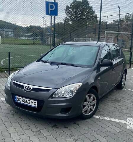 Серый Хендай i30, объемом двигателя 1.4 л и пробегом 201 тыс. км за 5499 $, фото 9 на Automoto.ua