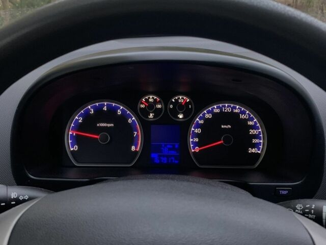 Серый Хендай i30, объемом двигателя 1.6 л и пробегом 167 тыс. км за 7953 $, фото 5 на Automoto.ua