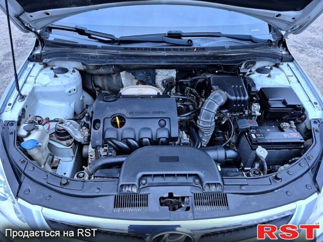 Серый Хендай i30, объемом двигателя 1.4 л и пробегом 251 тыс. км за 5400 $, фото 10 на Automoto.ua