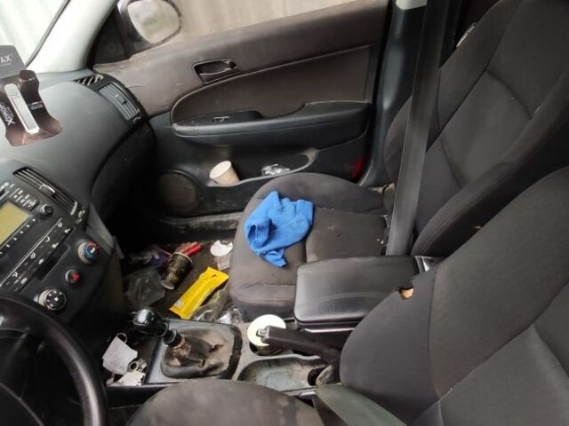 Сірий Хендай i30, об'ємом двигуна 1.4 л та пробігом 270 тис. км за 2900 $, фото 6 на Automoto.ua