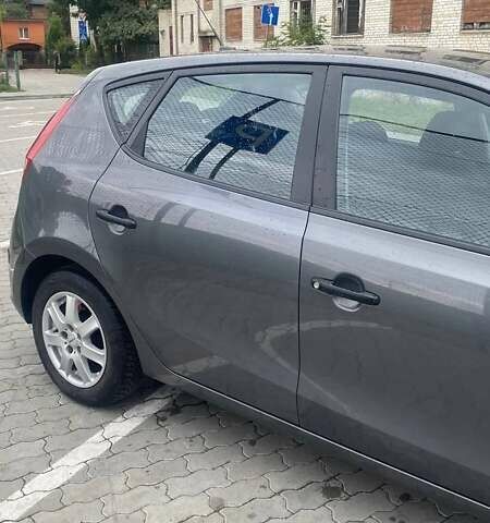 Серый Хендай i30, объемом двигателя 1.4 л и пробегом 201 тыс. км за 5499 $, фото 11 на Automoto.ua