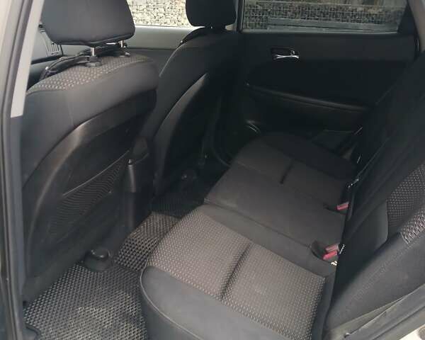 Серый Хендай i30, объемом двигателя 1.59 л и пробегом 136 тыс. км за 6500 $, фото 10 на Automoto.ua