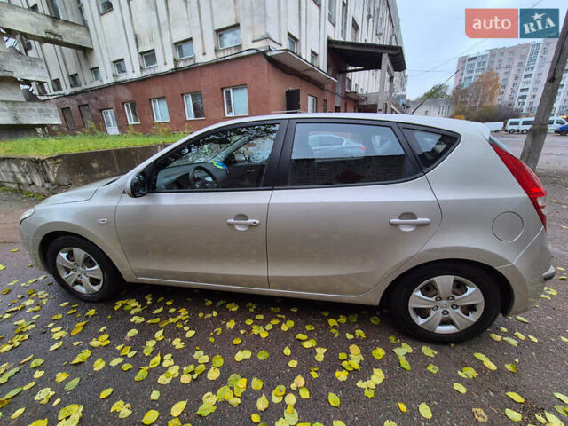 Сірий Хендай i30, об'ємом двигуна 1.4 л та пробігом 190 тис. км за 4700 $, фото 17 на Automoto.ua