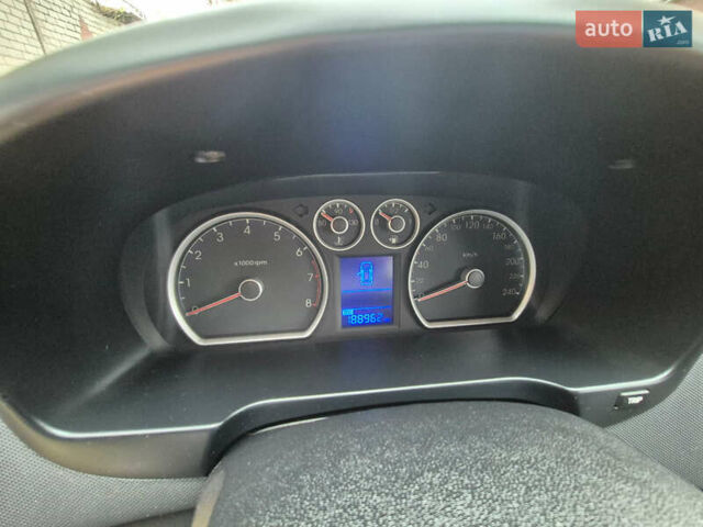 Сірий Хендай i30, об'ємом двигуна 1.4 л та пробігом 190 тис. км за 4700 $, фото 9 на Automoto.ua