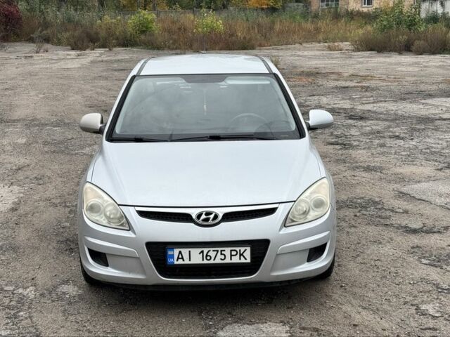 Сірий Хендай i30, об'ємом двигуна 1.4 л та пробігом 265 тис. км за 4500 $, фото 7 на Automoto.ua