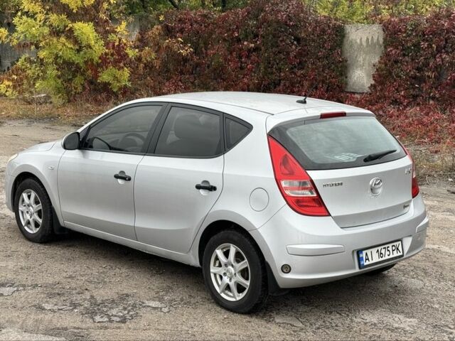 Сірий Хендай i30, об'ємом двигуна 1.4 л та пробігом 265 тис. км за 4500 $, фото 2 на Automoto.ua