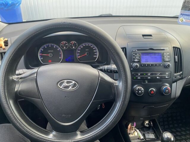 Серый Хендай i30, объемом двигателя 1.4 л и пробегом 197 тыс. км за 5800 $, фото 10 на Automoto.ua
