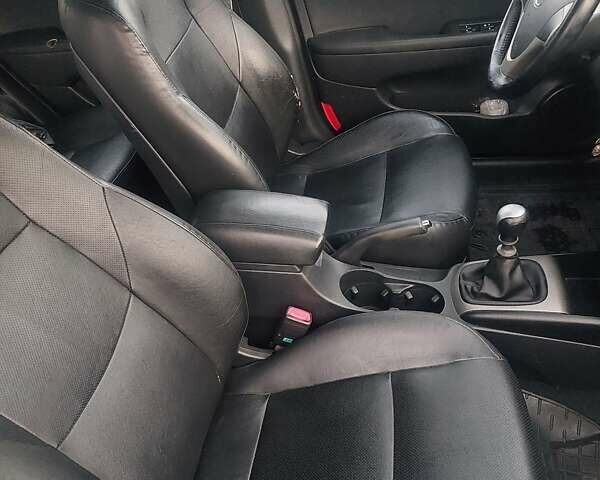 Серый Хендай i30, объемом двигателя 1.59 л и пробегом 185 тыс. км за 5900 $, фото 13 на Automoto.ua