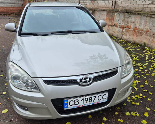 Сірий Хендай i30, об'ємом двигуна 1.4 л та пробігом 190 тис. км за 4700 $, фото 15 на Automoto.ua