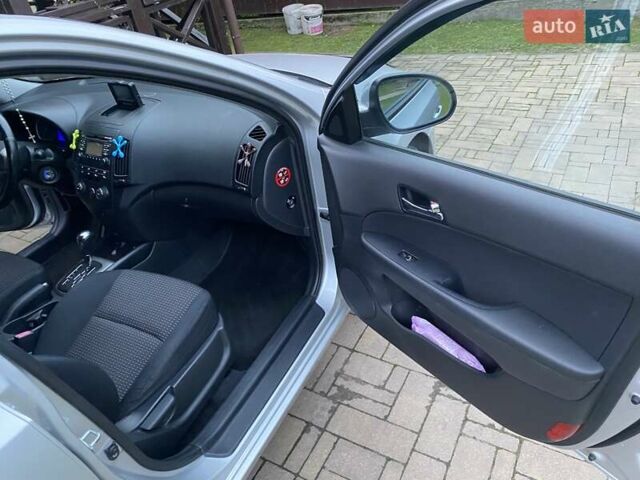 Сірий Хендай i30, об'ємом двигуна 1.6 л та пробігом 217 тис. км за 6950 $, фото 5 на Automoto.ua