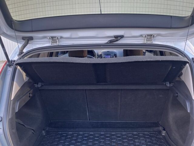 Серый Хендай i30, объемом двигателя 1.4 л и пробегом 197 тыс. км за 5800 $, фото 7 на Automoto.ua