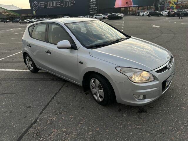 Серый Хендай i30, объемом двигателя 1.6 л и пробегом 198 тыс. км за 6800 $, фото 7 на Automoto.ua