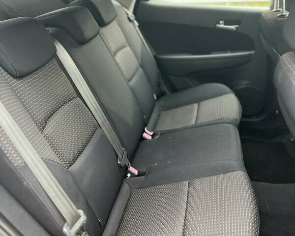 Серый Хендай i30, объемом двигателя 1.4 л и пробегом 154 тыс. км за 6300 $, фото 26 на Automoto.ua