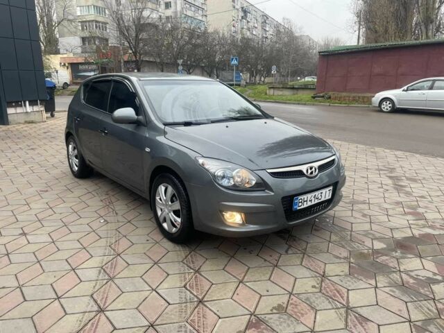 Сірий Хендай i30, об'ємом двигуна 1.6 л та пробігом 210 тис. км за 5999 $, фото 1 на Automoto.ua