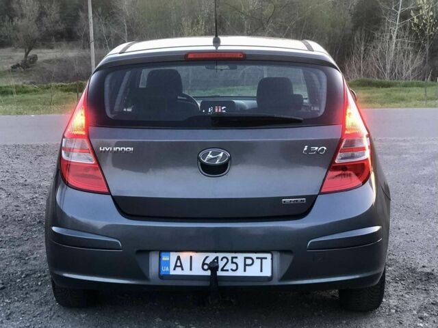 Сірий Хендай i30, об'ємом двигуна 1.6 л та пробігом 180 тис. км за 4600 $, фото 3 на Automoto.ua