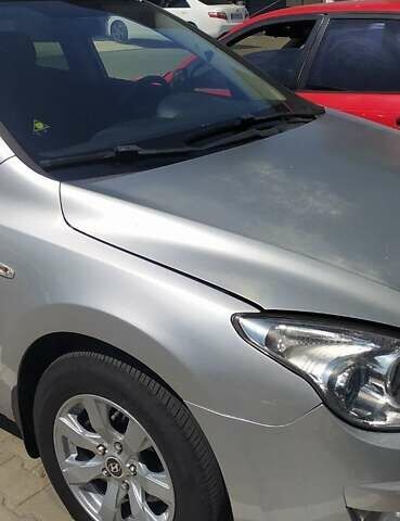 Сірий Хендай i30, об'ємом двигуна 1.58 л та пробігом 260 тис. км за 6500 $, фото 4 на Automoto.ua