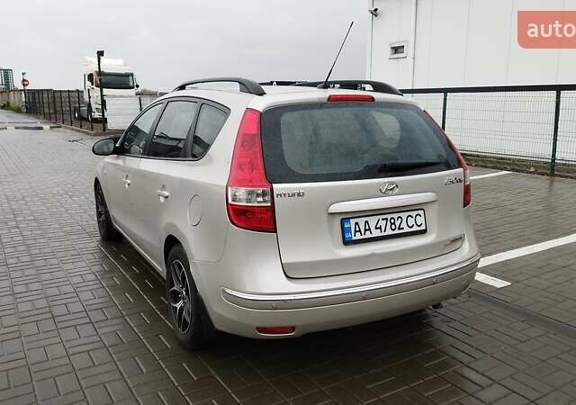 Серый Хендай i30, объемом двигателя 1.58 л и пробегом 260 тыс. км за 5999 $, фото 3 на Automoto.ua