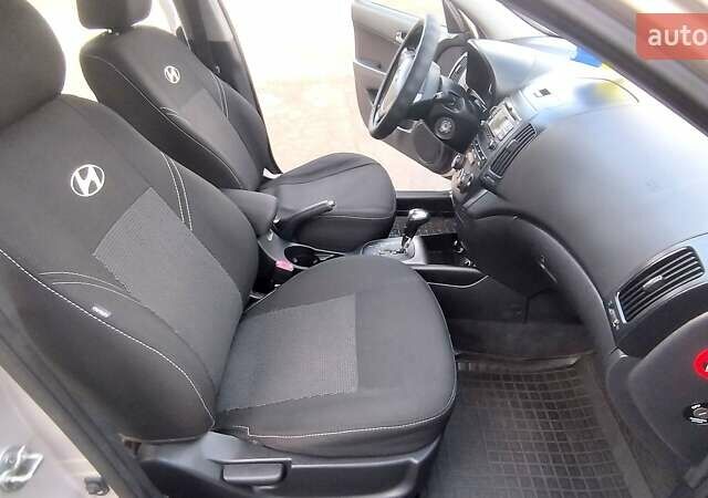 Серый Хендай i30, объемом двигателя 1.58 л и пробегом 260 тыс. км за 5950 $, фото 11 на Automoto.ua