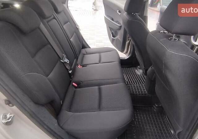 Серый Хендай i30, объемом двигателя 1.58 л и пробегом 260 тыс. км за 5999 $, фото 11 на Automoto.ua