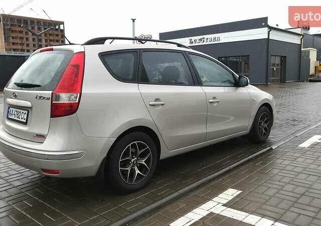 Серый Хендай i30, объемом двигателя 1.58 л и пробегом 260 тыс. км за 5999 $, фото 1 на Automoto.ua