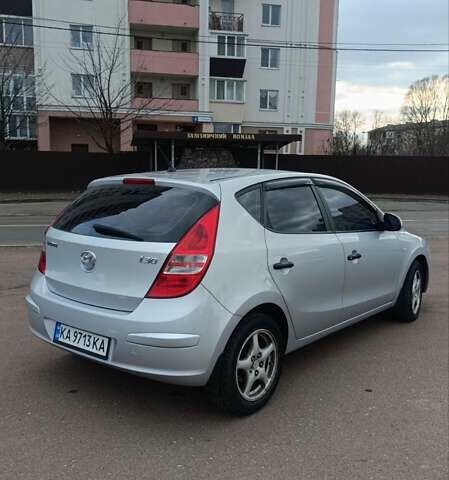 Серый Хендай i30, объемом двигателя 1.4 л и пробегом 190 тыс. км за 6400 $, фото 4 на Automoto.ua