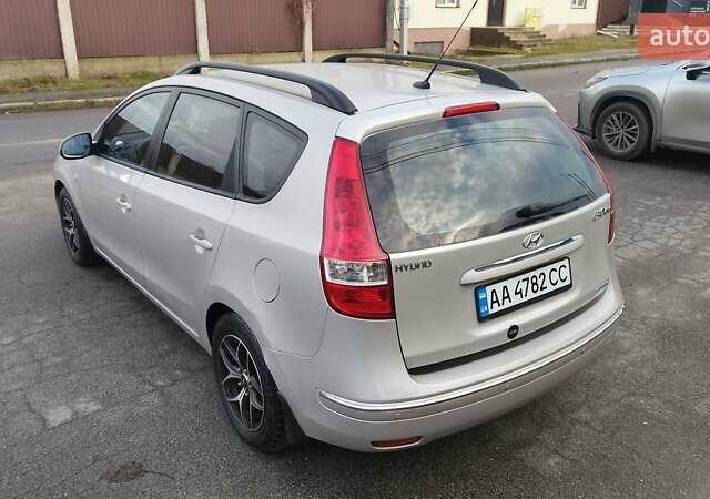 Серый Хендай i30, объемом двигателя 1.58 л и пробегом 260 тыс. км за 5950 $, фото 3 на Automoto.ua