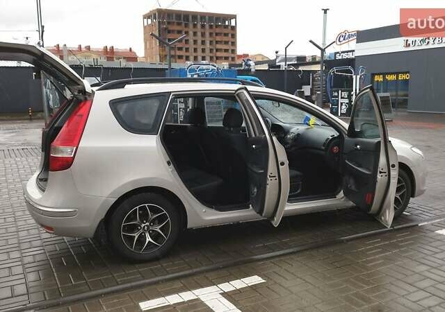 Серый Хендай i30, объемом двигателя 1.58 л и пробегом 260 тыс. км за 5999 $, фото 8 на Automoto.ua