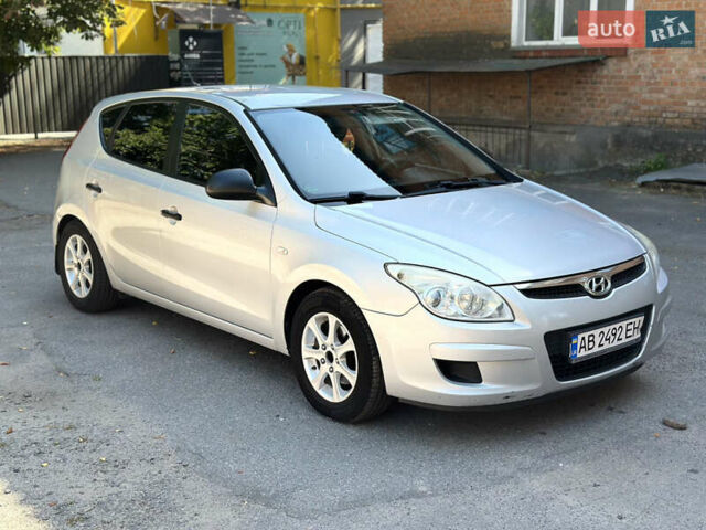 Серый Хендай i30, объемом двигателя 1.58 л и пробегом 367 тыс. км за 4800 $, фото 6 на Automoto.ua