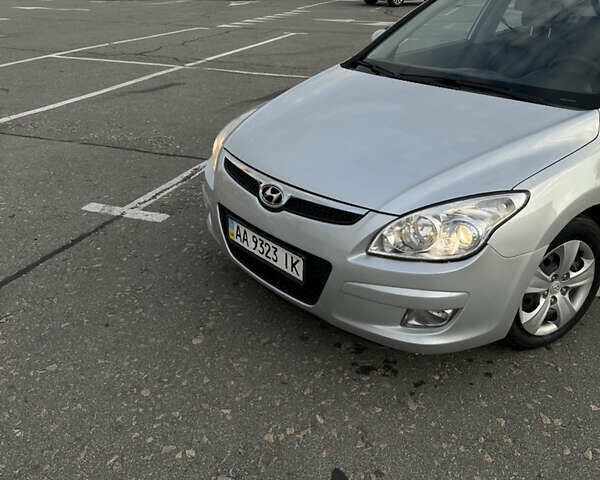 Сірий Хендай i30, об'ємом двигуна 1.58 л та пробігом 196 тис. км за 7000 $, фото 22 на Automoto.ua