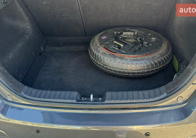 Сірий Хендай i30, об'ємом двигуна 1.6 л та пробігом 128 тис. км за 6500 $, фото 10 на Automoto.ua