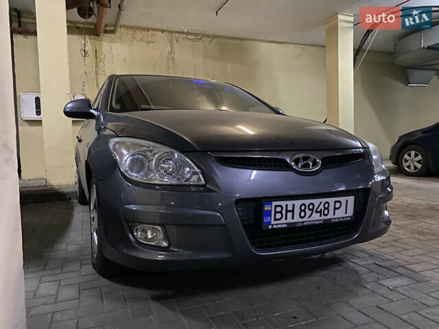 Серый Хендай i30, объемом двигателя 1.58 л и пробегом 201 тыс. км за 6200 $, фото 2 на Automoto.ua