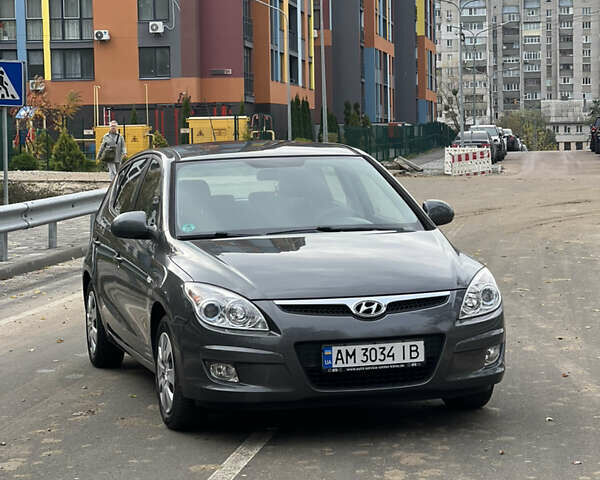 Серый Хендай i30, объемом двигателя 1.4 л и пробегом 154 тыс. км за 6300 $, фото 5 на Automoto.ua