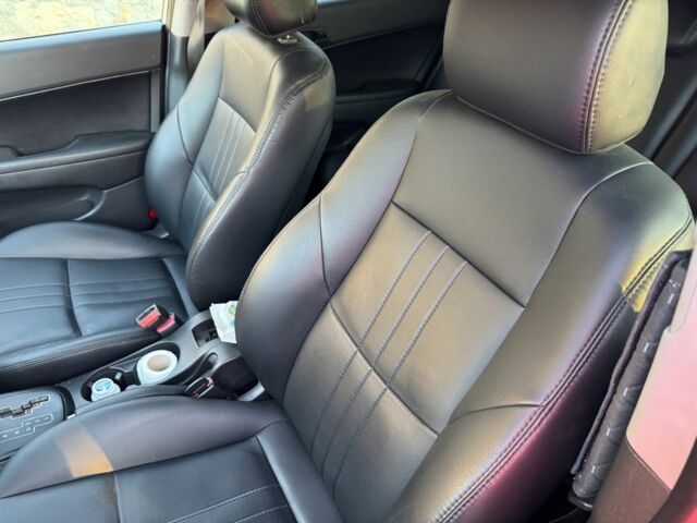 Сірий Хендай i30, об'ємом двигуна 1.6 л та пробігом 180 тис. км за 6500 $, фото 5 на Automoto.ua