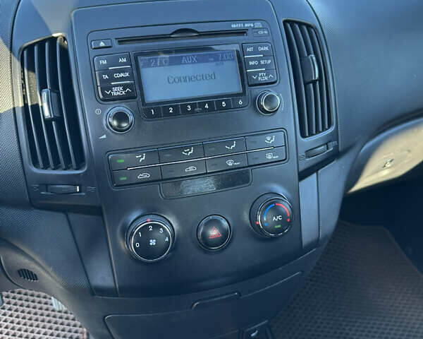 Серый Хендай i30, объемом двигателя 1.58 л и пробегом 190 тыс. км за 6400 $, фото 15 на Automoto.ua