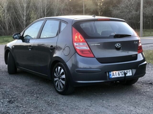 Сірий Хендай i30, об'ємом двигуна 1.6 л та пробігом 180 тис. км за 4600 $, фото 5 на Automoto.ua