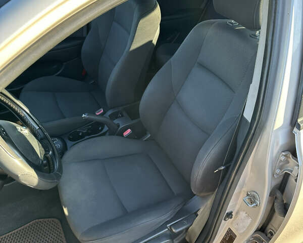 Серый Хендай i30, объемом двигателя 1.58 л и пробегом 190 тыс. км за 6400 $, фото 12 на Automoto.ua