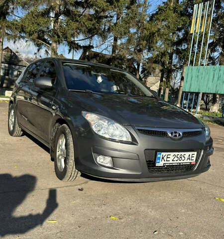 Сірий Хендай i30, об'ємом двигуна 1.6 л та пробігом 128 тис. км за 6500 $, фото 3 на Automoto.ua