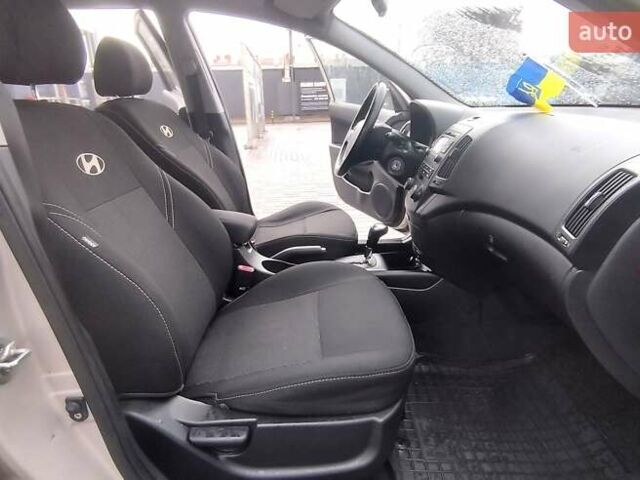 Серый Хендай i30, объемом двигателя 1.58 л и пробегом 260 тыс. км за 5999 $, фото 10 на Automoto.ua