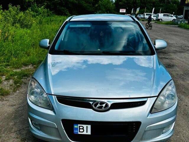 Сірий Хендай i30, об'ємом двигуна 1.6 л та пробігом 300 тис. км за 4400 $, фото 2 на Automoto.ua