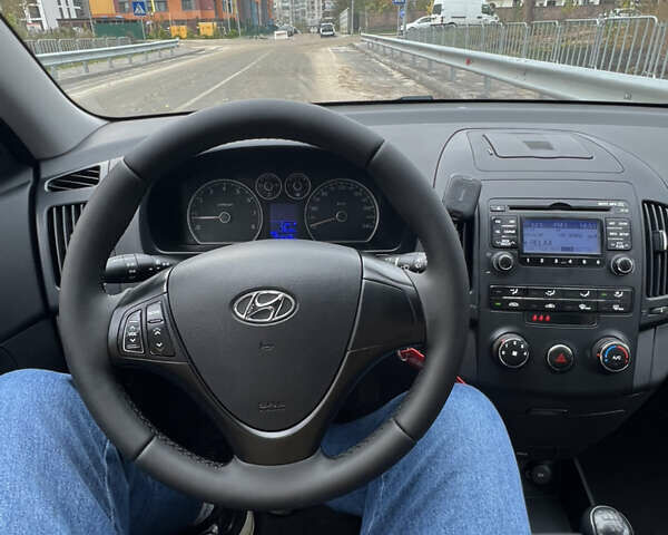 Серый Хендай i30, объемом двигателя 1.4 л и пробегом 154 тыс. км за 6300 $, фото 27 на Automoto.ua